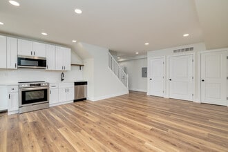 112 Washington Ave in Downingtown, PA - Foto de edificio - Interior Photo