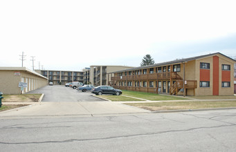 Chestnut Villa in Franklin Park, IL - Building Photo - Building Photo