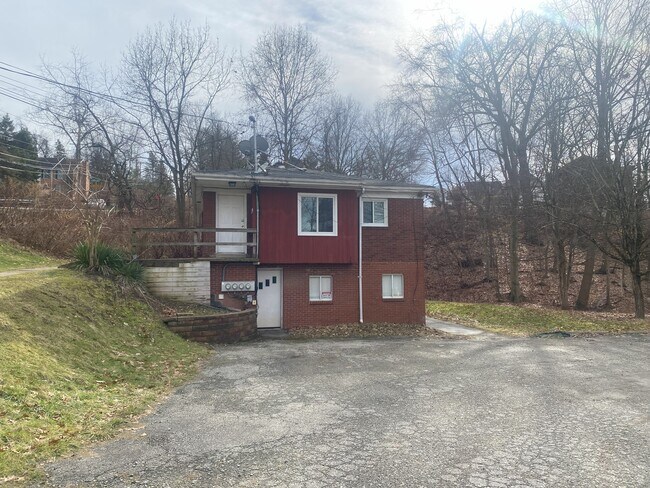 2551 Tilbrook Rd in Monroeville, PA - Building Photo - Building Photo