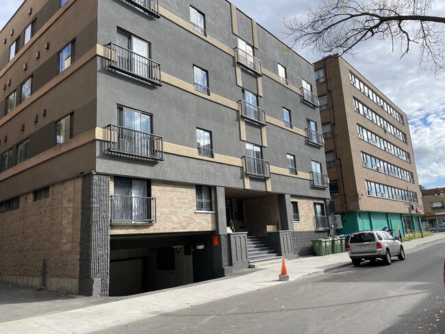 7225 Durocher Rue in Montréal, QC - Building Photo - Building Photo