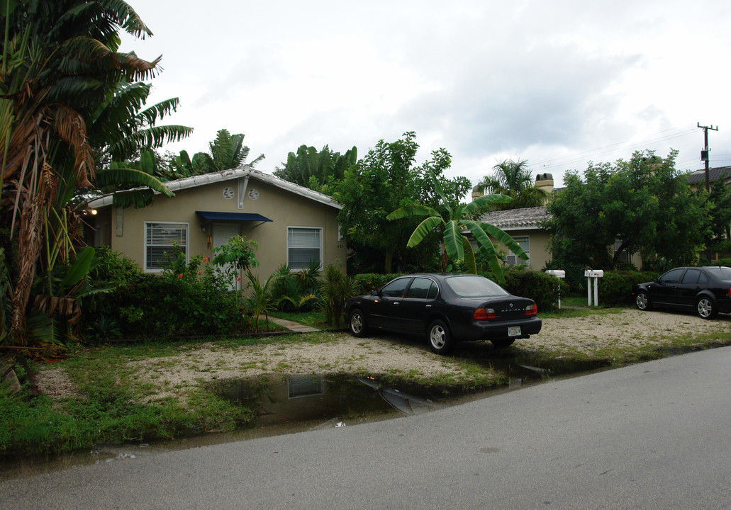 402 NE 7th Ave in Fort Lauderdale, FL - Building Photo