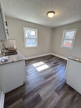 18312 Mapleboro Ave in Maple Heights, OH - Foto de edificio - Building Photo