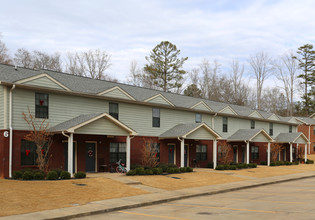 Bedell Village Apartments in Auburn, AL - Foto de edificio - Building Photo