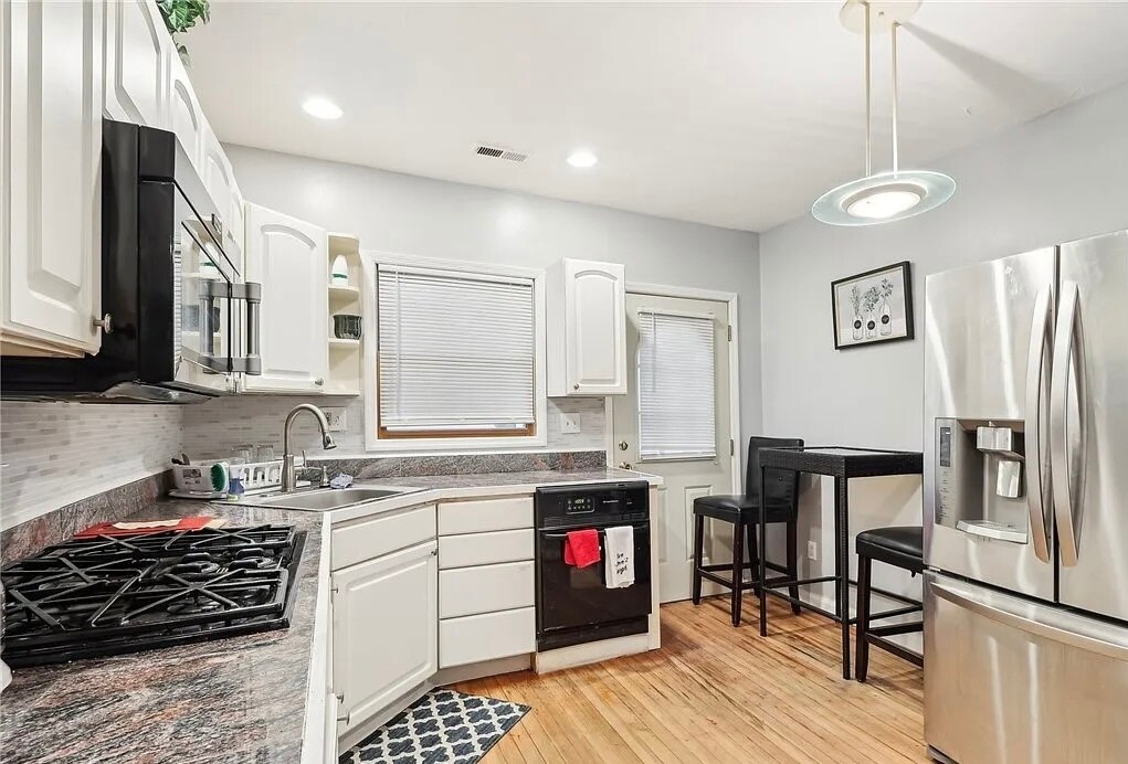 1674 Colonial Dr in Cleveland Heights, OH - Building Photo