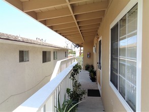 116 Avenida Del Poniente in San Clemente, CA - Building Photo - Building Photo