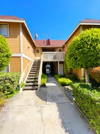 390 N San Antonio Ave