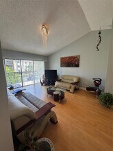 5681 Riverside Dr in Coral Springs, FL - Building Photo - Building Photo