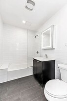 97 Grand St, Unit 5D in Brooklyn, NY - Building Photo - Building Photo