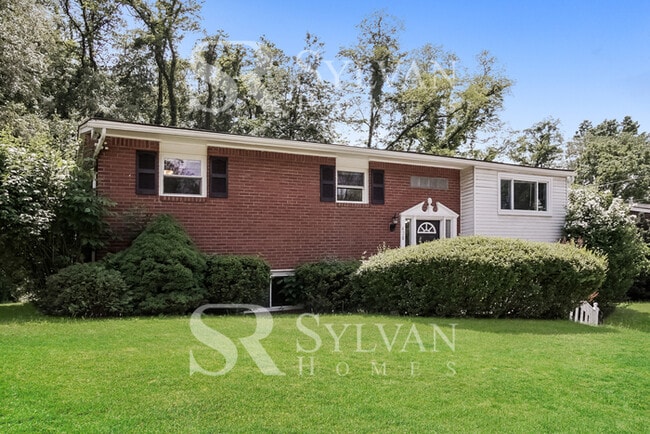 428 Springdale Dr in Pittsburgh, PA - Building Photo - Building Photo