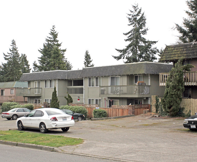 1727 S 305th Pl in Federal Way, WA - Foto de edificio - Building Photo