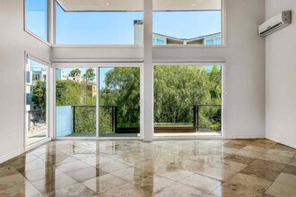 29 Yawl St, Unit 29B in Marina Del Rey, CA - Foto de edificio - Building Photo