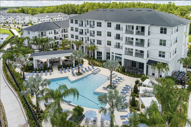 Altis Grand Twin Lakes