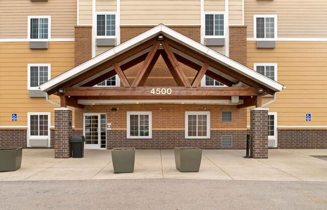 Furnished Studio-Grand Rapids - Wyoming in Wyoming, MI - Building Photo - Building Photo