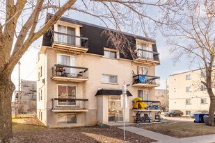 416 Robin Boul in Laval, QC - Building Photo