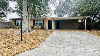 14 Lamplight Ln in Winter Haven, FL - Building Photo