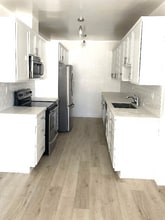 5335 Yarmouth Ave in Los Angeles, CA - Foto de edificio - Building Photo