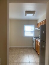 71 Evergreen Ave in Lynbrook, NY - Building Photo - Building Photo