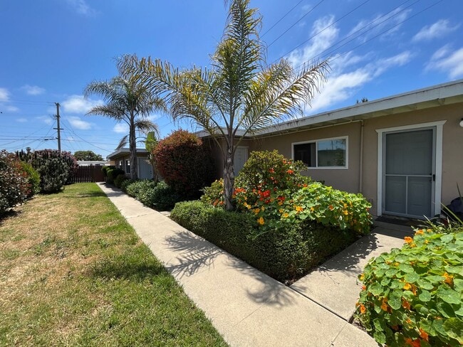 300 N 2nd St in Lompoc, CA - Building Photo - Building Photo