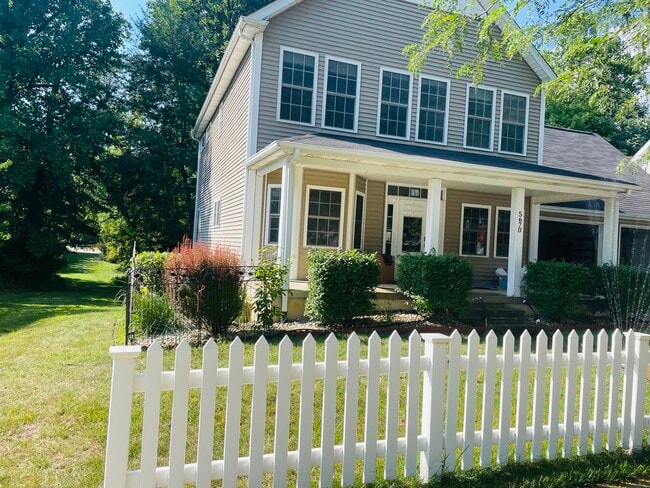 property at 5670 Honey Locust Dr