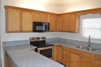 209 Semple St in Modesto, CA - Building Photo - Building Photo