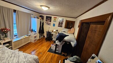 44 Kirkwood Rd, Unit 2 in Boston, MA - Foto de edificio - Building Photo