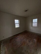 3221 Burgess St, Unit Y178 in Flint, MI - Foto de edificio - Building Photo