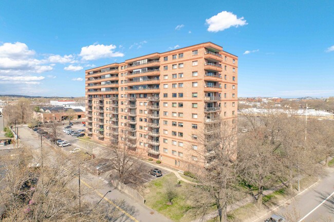 Mystic River Park Condominiums East in Medford, MA - Building Photo - Building Photo