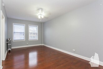 6930 N Greenview Ave in Chicago, IL - Building Photo - Building Photo