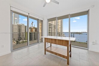 2150 N Bayshore Dr, Unit 1201 in Miami, FL - Building Photo - Building Photo