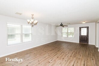 15315 Harris Canyon Ln in Cypress, TX - Foto de edificio - Building Photo