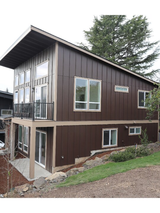 12907 SE Ridgecrest Rd in Happy Valley, OR - Foto de edificio