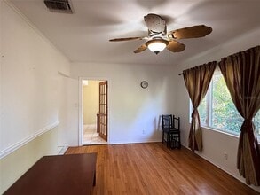 1400 Alhambra Way S in St. Petersburg, FL - Foto de edificio - Building Photo