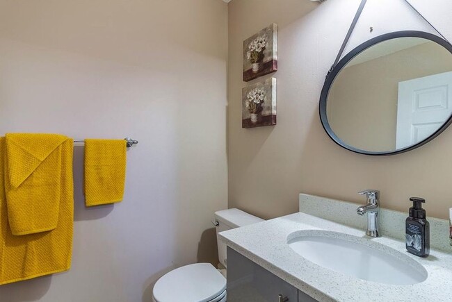 151 Applefield Close SE in Calgary, AB - Building Photo - Building Photo