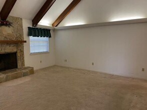 2300 Aster Way in Tallahassee, FL - Building Photo - Building Photo