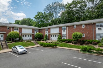 Valley View Apartments in Paterson, NJ - Foto de edificio - Building Photo