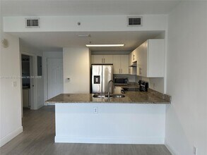 3410 Coral Wy in Miami, FL - Building Photo - Building Photo