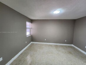 2763 SW 32nd Ave in Miami, FL - Building Photo - Building Photo