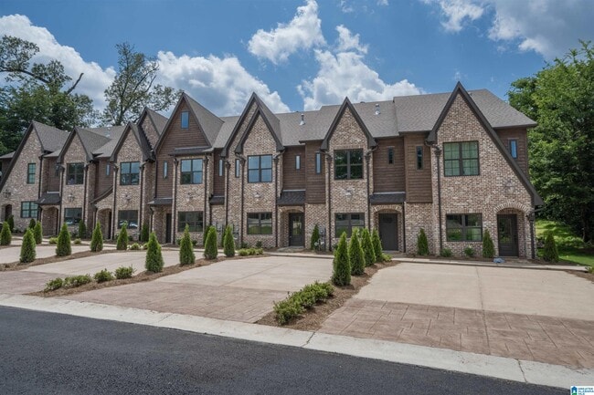 property at 4228 Oakview Ln