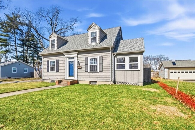 21 Earlham Way in Warwick, RI - Building Photo - Building Photo