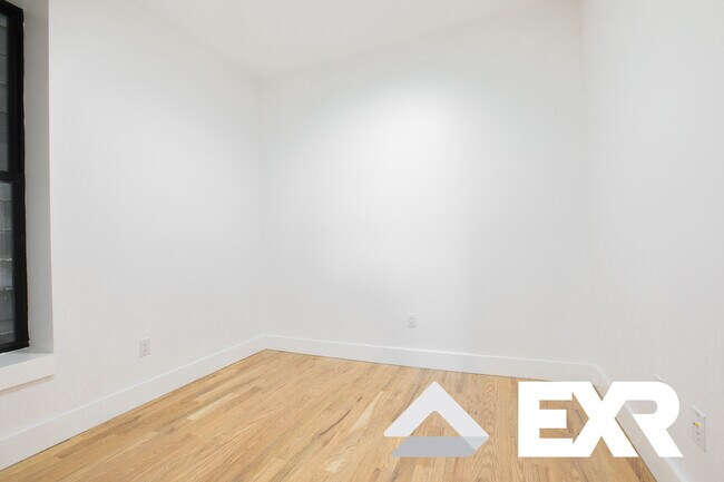 1027 Putnam Ave, Unit 3B in Brooklyn, NY - Building Photo - Building Photo