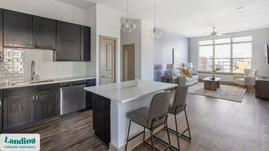 5005 Galleria Dr in Farmers Branch, TX - Building Photo - Building Photo