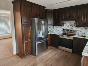 3705 S Fairhall Ave in Sioux Falls, SD - Building Photo - Building Photo