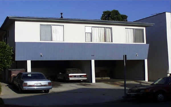 944 N Sierra Bonita Ave in West Hollywood, CA - Foto de edificio