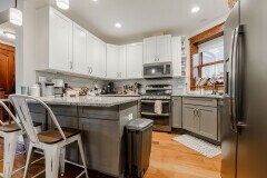 1019 W Oakdale Ave, Unit 1 in Chicago, IL - Building Photo