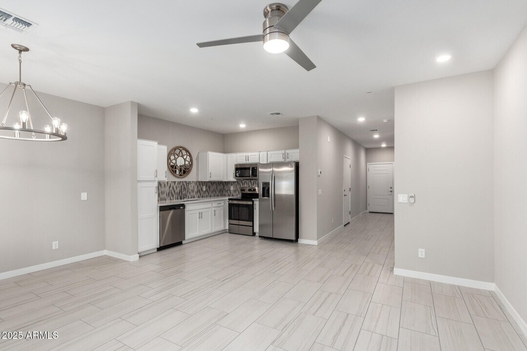 2134 W Harmont Dr in Phoenix, AZ - Building Photo