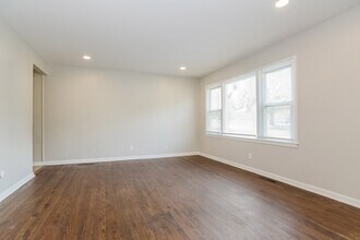 3620 NE 53 Terrace in Kansas City, MO - Building Photo - Building Photo