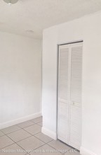 13315 Alexandria Dr in Opa Locka, FL - Foto de edificio - Building Photo