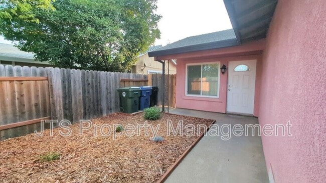 10402 S White Rock Rd in Rancho Cordova, CA - Building Photo - Building Photo