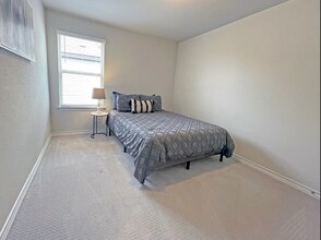 Room in House on Saginaw Dr in Manor, TX - Building Photo - Building Photo