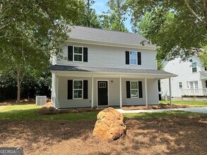 24 Mill Stream Ct in Newnan, GA - Foto de edificio - Building Photo